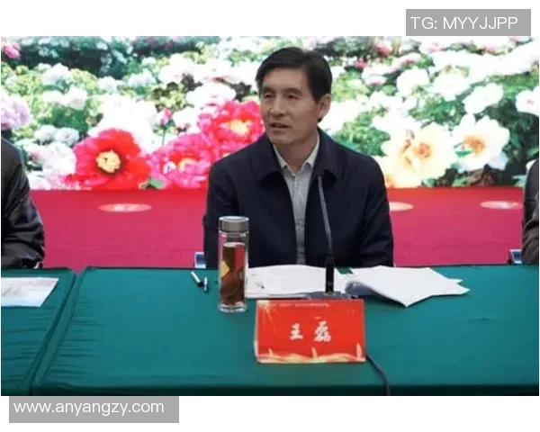 菏泽籍足球明星的崛起与成就探索：从地方小将到国际舞台的辉煌之路